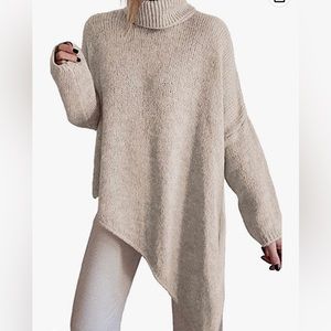 Asymmetrical beige/off white turtle neck